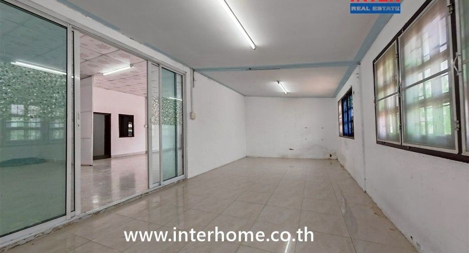À vendre 2 chambres maison à Song Phi Nong, Suphan Buri