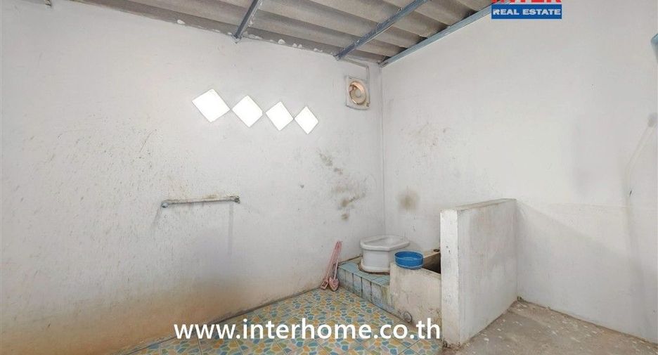 À vendre 2 chambres maison à Song Phi Nong, Suphan Buri