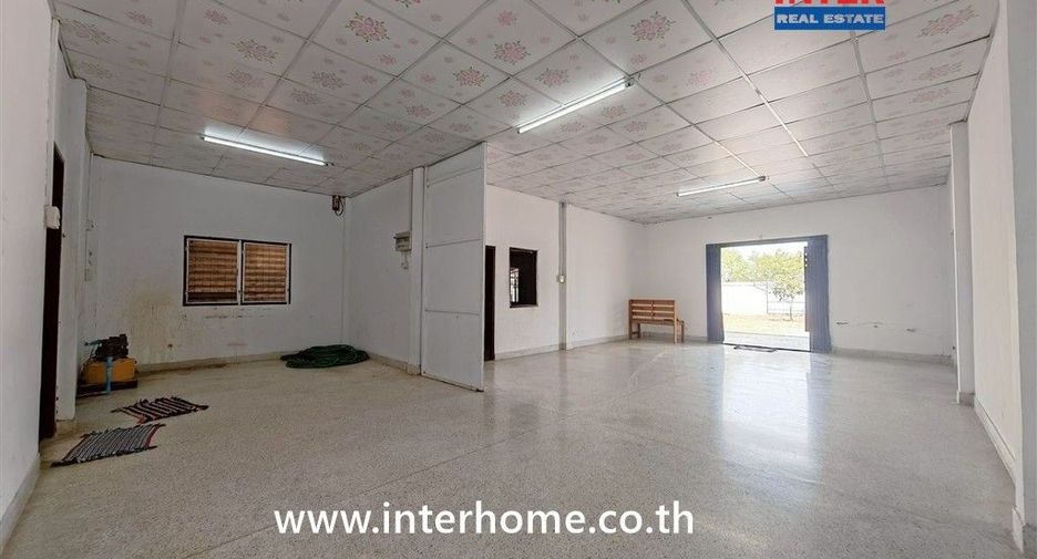 À vendre 2 chambres maison à Song Phi Nong, Suphan Buri