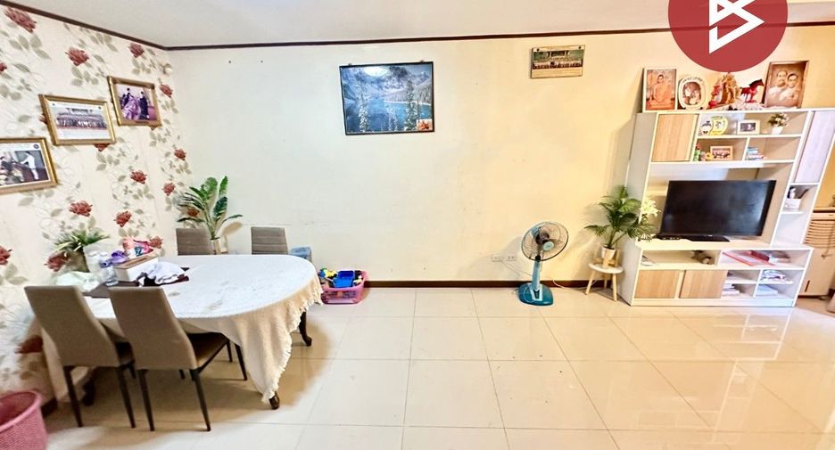 For sale 4 ベッドルーム townhouse in Mueang Samut Sakhon, Samut Sakhon