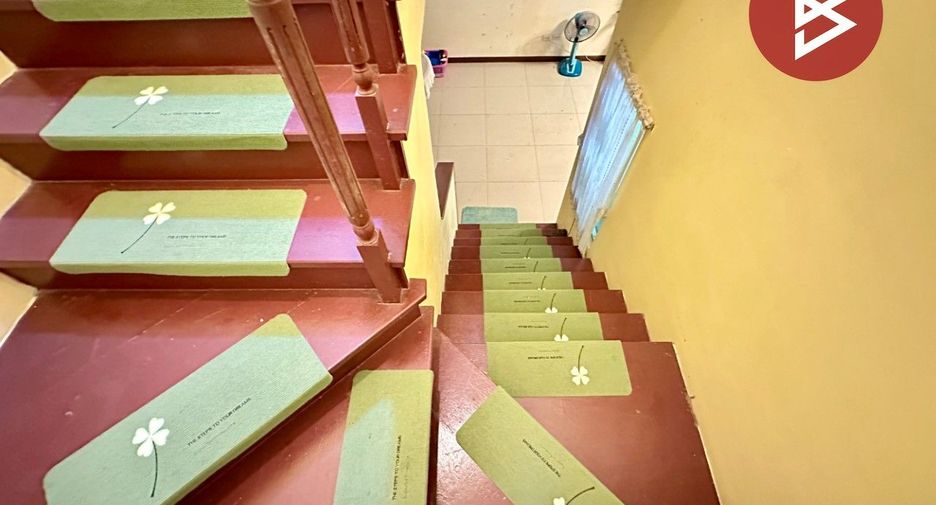 For sale 4 ベッドルーム townhouse in Mueang Samut Sakhon, Samut Sakhon