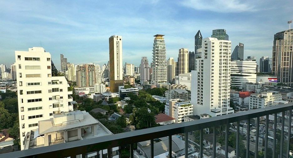 For rent 2 bedrooms condo in Watthana, Bangkok