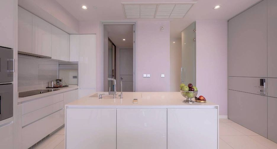 For rent and for sale 2 bedrooms condo in Khlong Toei, Bangkok