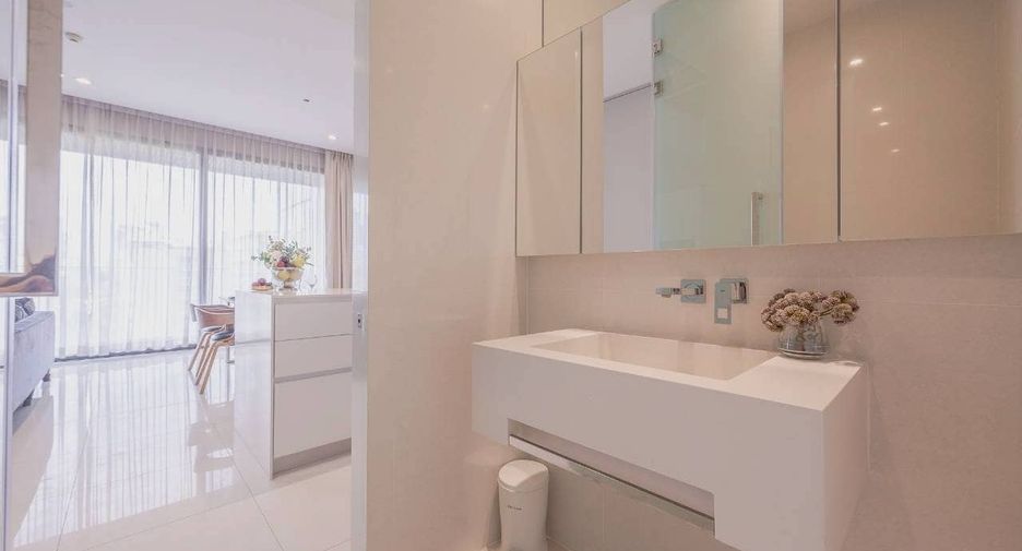 For rent and for sale 2 bedrooms condo in Khlong Toei, Bangkok