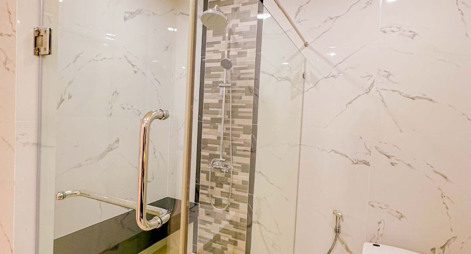 For sale 5 bedrooms condo in Bang Lamung, Chonburi