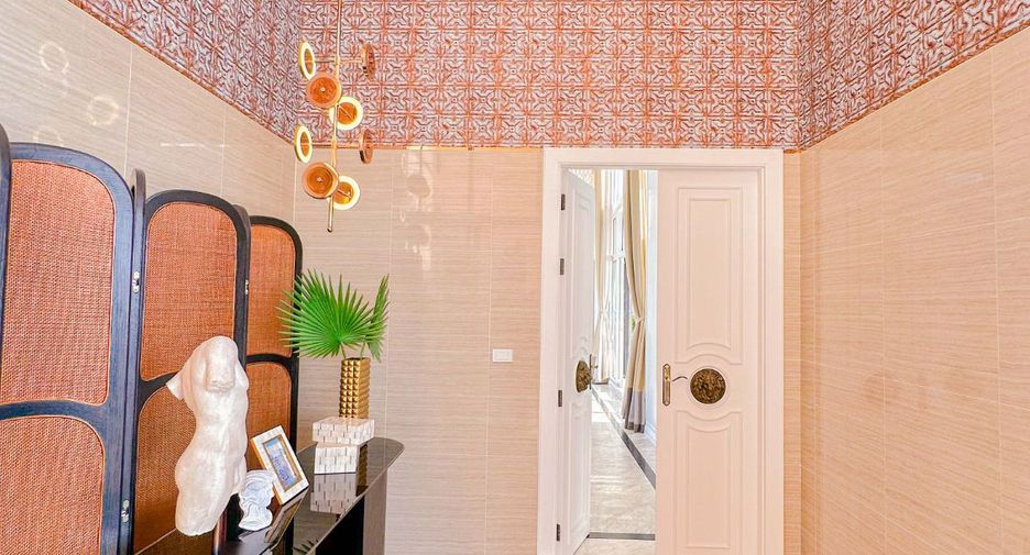 For sale 5 bedrooms condo in Bang Lamung, Chonburi