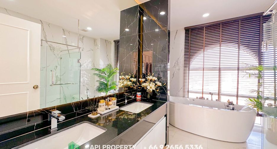 For sale 5 bedrooms condo in Bang Lamung, Chonburi