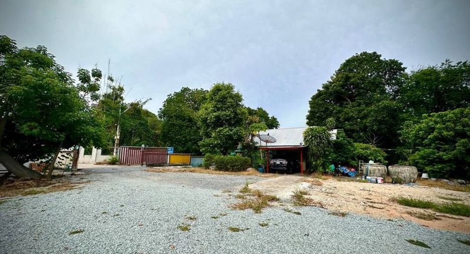 出售 土地 在 Si Racha, Chon Buri