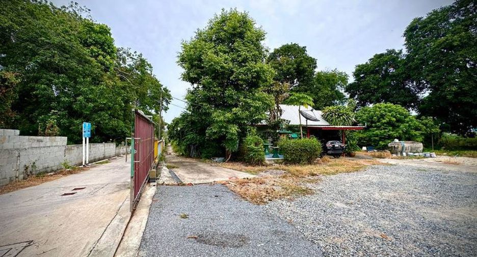 出售 土地 在 Si Racha, Chon Buri