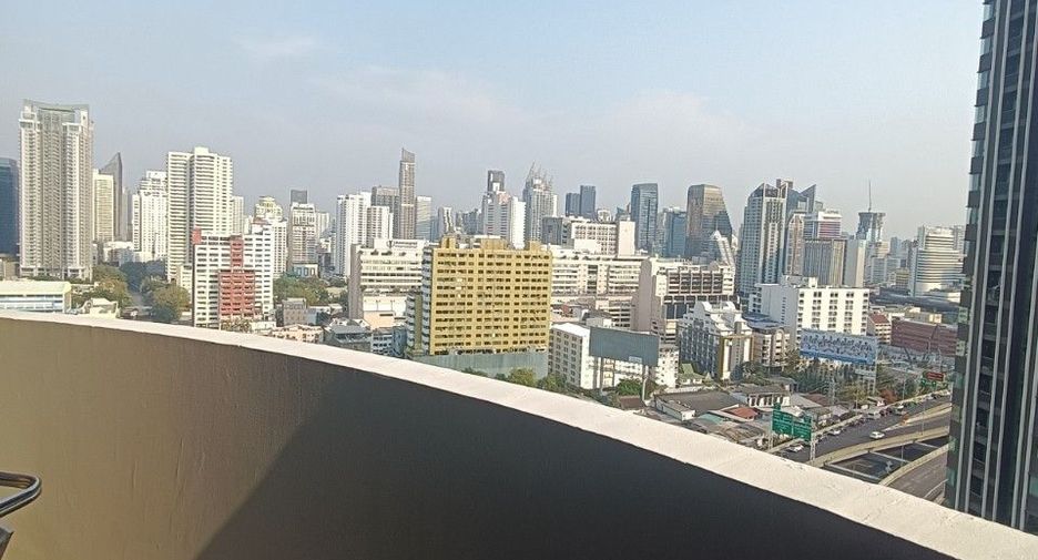 For rent 2 ベッドルーム condo in Watthana, Bangkok