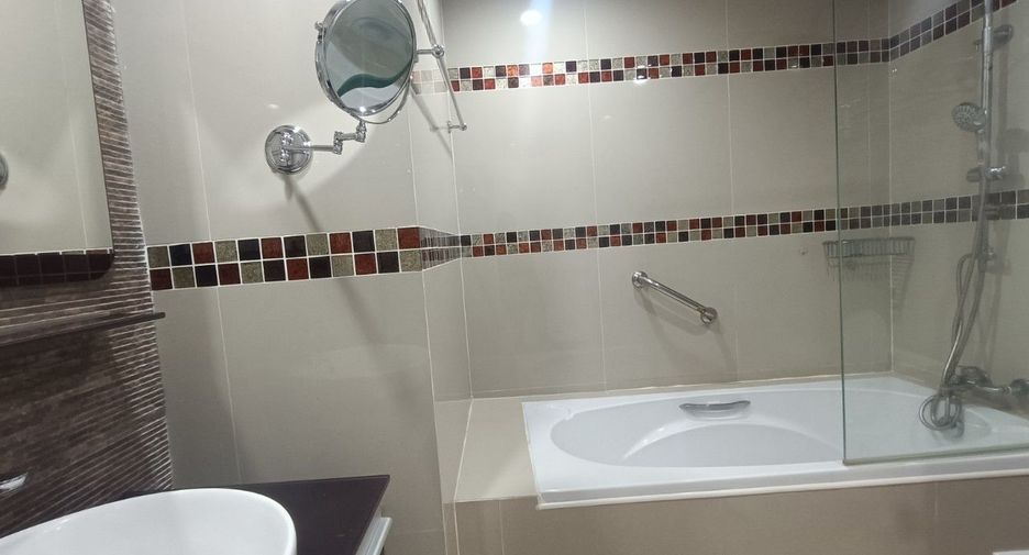 For rent 2 ベッドルーム condo in Watthana, Bangkok