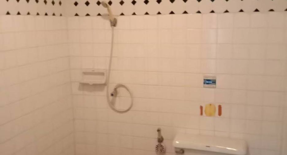 For rent and for sale 3 bedrooms townhouse in Lat Phrao, Bangkok