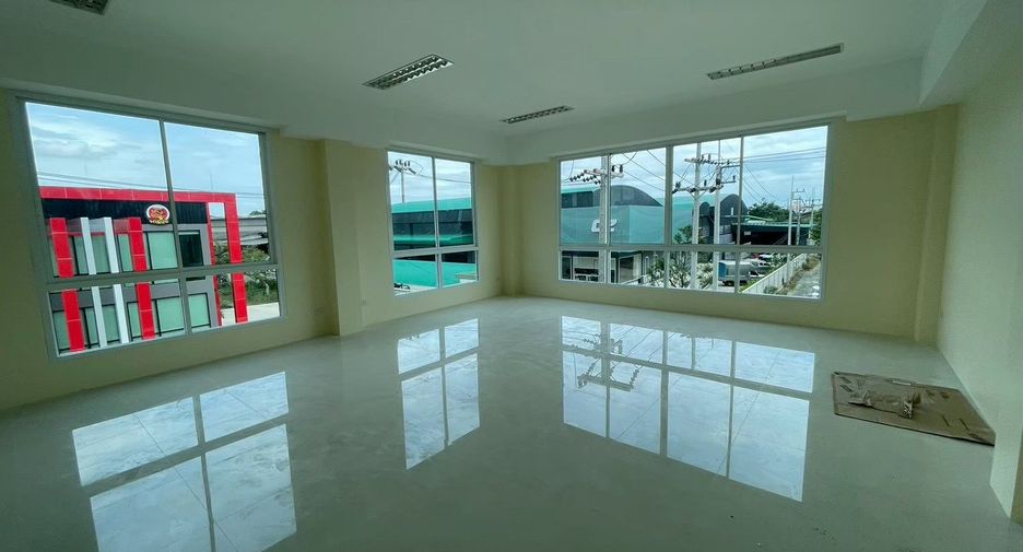 For sale 5 bedrooms warehouse in Sam Phran, Nakhon Pathom