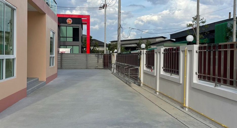 For sale 5 bedrooms warehouse in Sam Phran, Nakhon Pathom