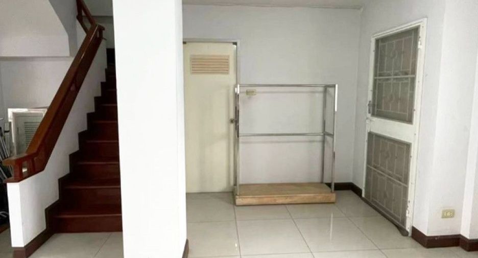 For sale 2 bedrooms townhouse in Thanyaburi, Pathum Thani