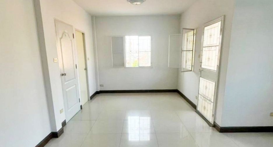 For sale 2 bedrooms townhouse in Thanyaburi, Pathum Thani