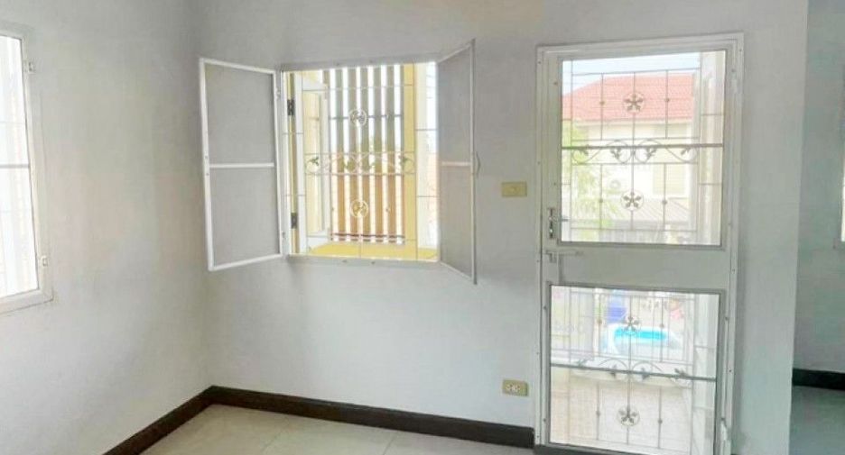 For sale 2 bedrooms townhouse in Thanyaburi, Pathum Thani