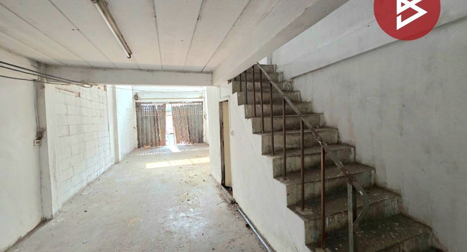 For sale 4 bedrooms retail Space in Bang Bon, Bangkok