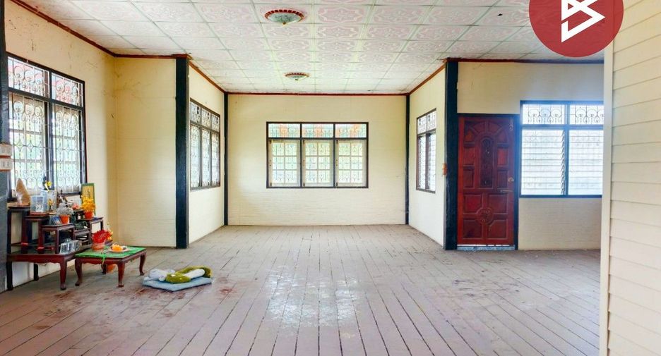 For sale 4 ベッドルーム house in Mueang Nakhon Pathom, Nakhon Pathom