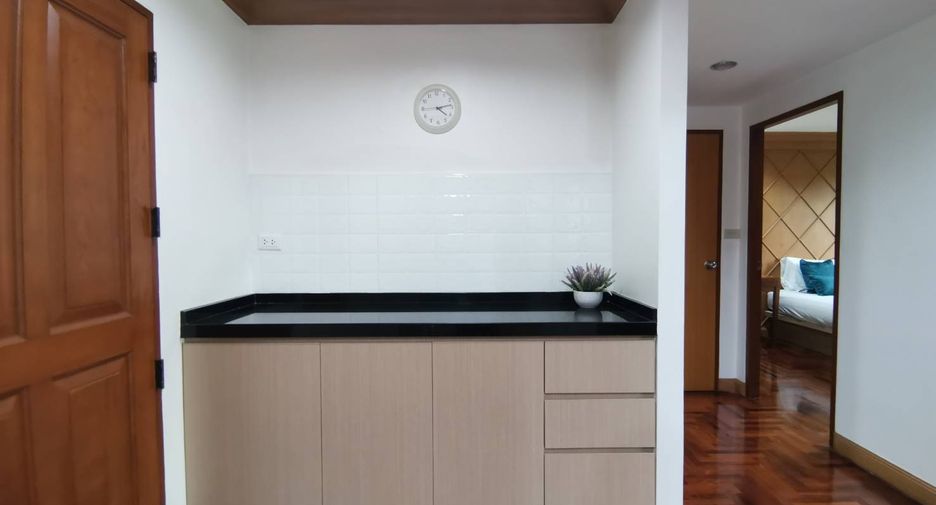 For rent 1 bed condo in Yan Nawa, Bangkok