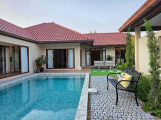 Villa zur Miete mit 4 Zimmer in Bang Lamung, Chonburi