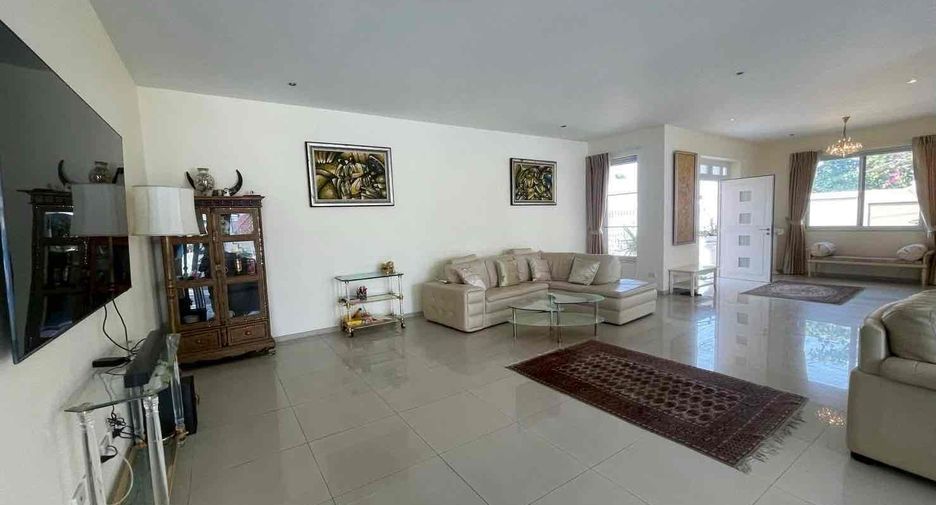 For rent 5 bedrooms villa in Bang Lamung, Chonburi