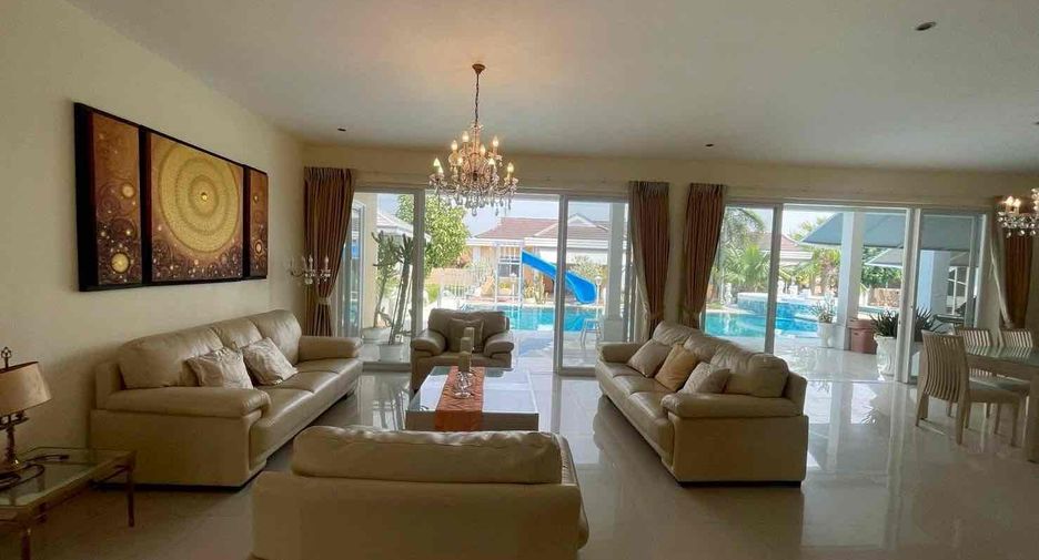 For rent 5 bedrooms villa in Bang Lamung, Chonburi