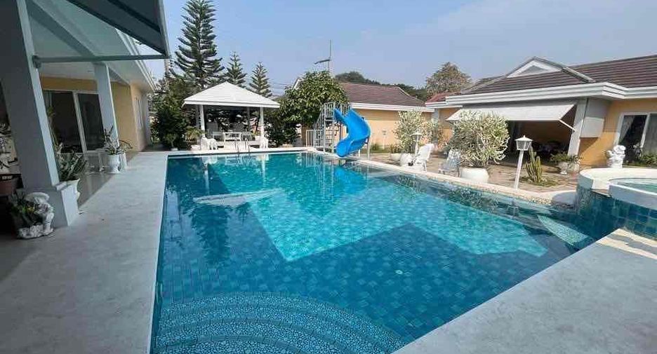For rent 5 bedrooms villa in Bang Lamung, Chonburi