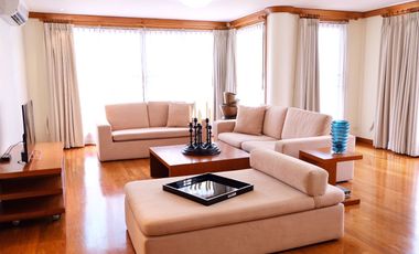Condo en alquiler de 3 habitaciones en Khlong Toei, Bangkok