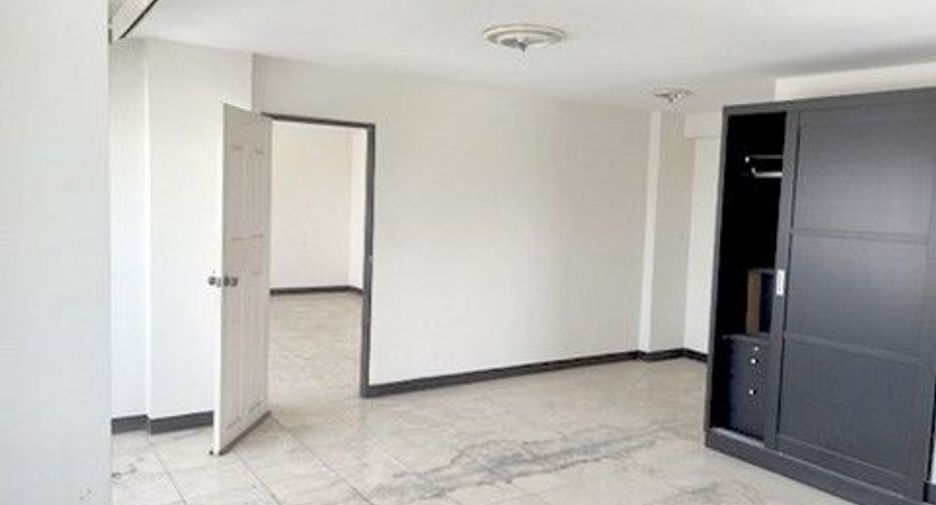 For sale 1 bed condo in Lat Phrao, Bangkok