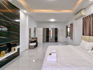 Villa zur Miete mit 4 Zimmer in Bang Lamung, Chonburi
