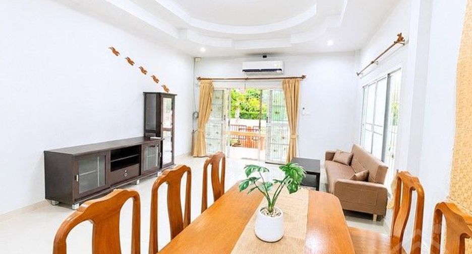 For rent 2 bedrooms house in Si Racha, Chonburi