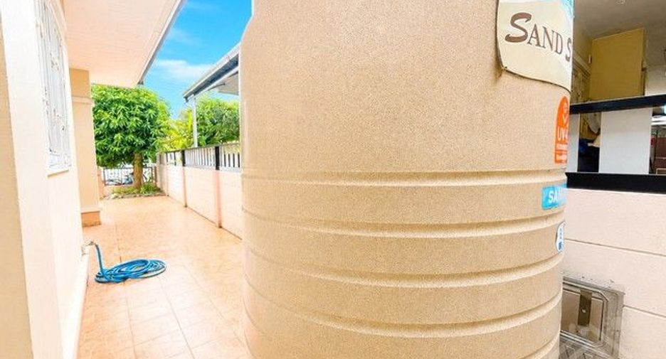 For rent 2 bedrooms house in Si Racha, Chonburi