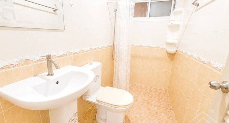 For rent 2 bedrooms house in Si Racha, Chonburi