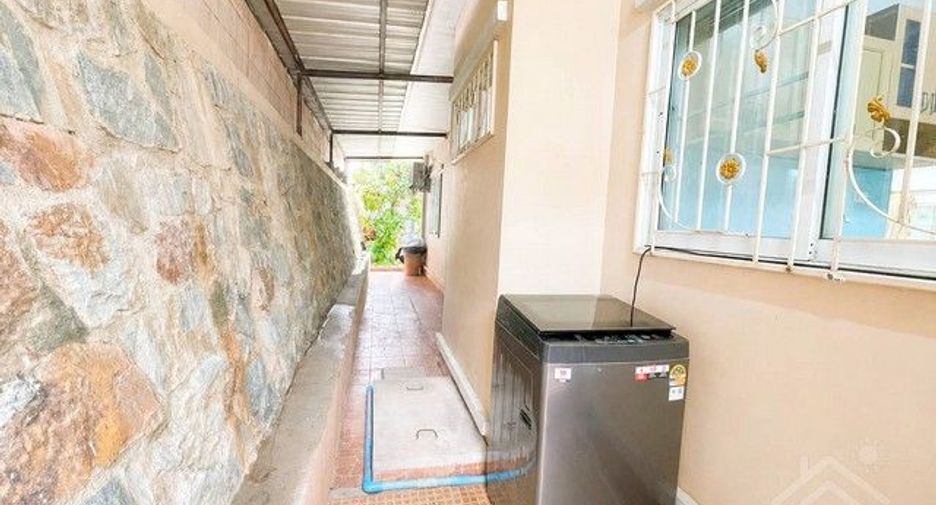 For rent 2 bedrooms house in Si Racha, Chonburi