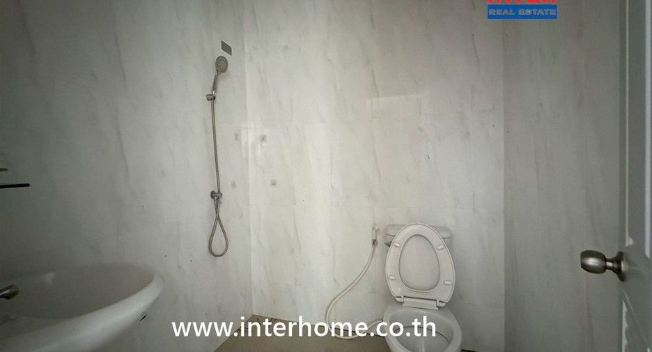 For sale 4 ベッドルーム townhouse in Bang Khen, Bangkok