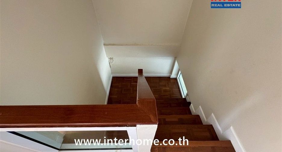 For sale 4 ベッドルーム townhouse in Bang Khen, Bangkok