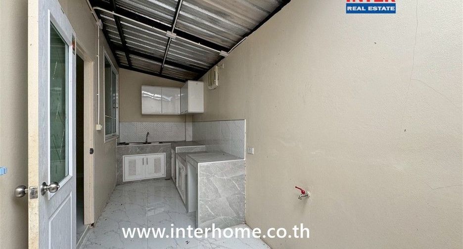 For sale 4 ベッドルーム townhouse in Bang Khen, Bangkok
