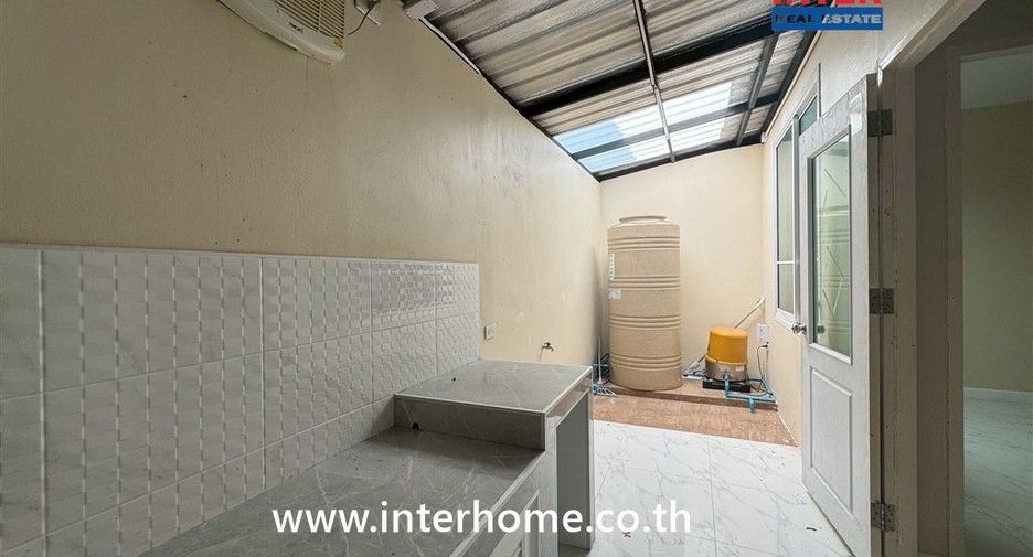 For sale 4 ベッドルーム townhouse in Bang Khen, Bangkok