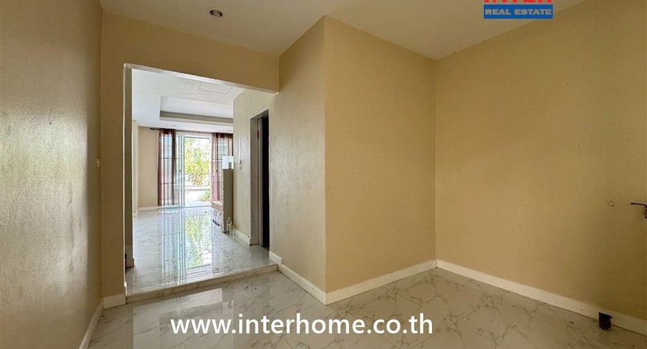 For sale 4 ベッドルーム townhouse in Bang Khen, Bangkok