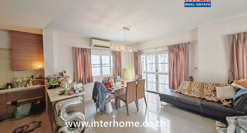 Casa en venta de 3 habitaciones en Thung Khru, Bangkok