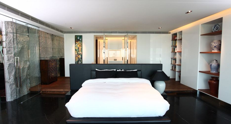 For sale 3 bedrooms condo in Pathum Wan, Bangkok