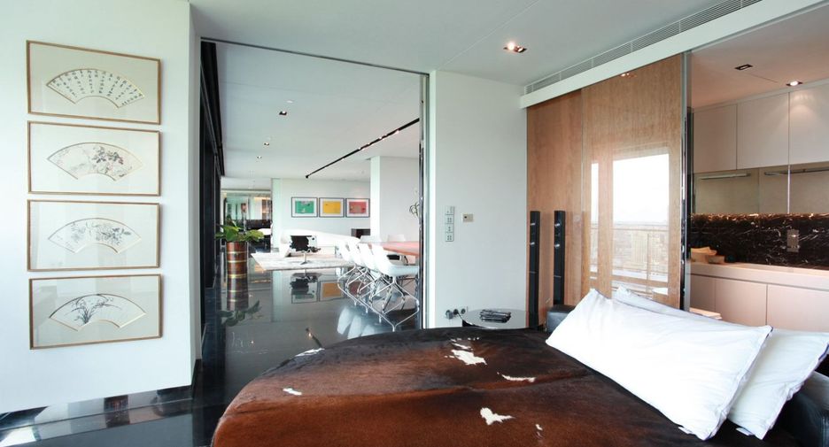 For sale 3 bedrooms condo in Pathum Wan, Bangkok