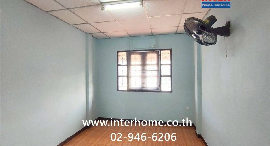 Casa adosada en venta de 3 habitaciones en Mueang Pathum Thani, Pathum Thani