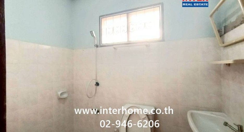 Casa adosada en venta de 3 habitaciones en Mueang Pathum Thani, Pathum Thani