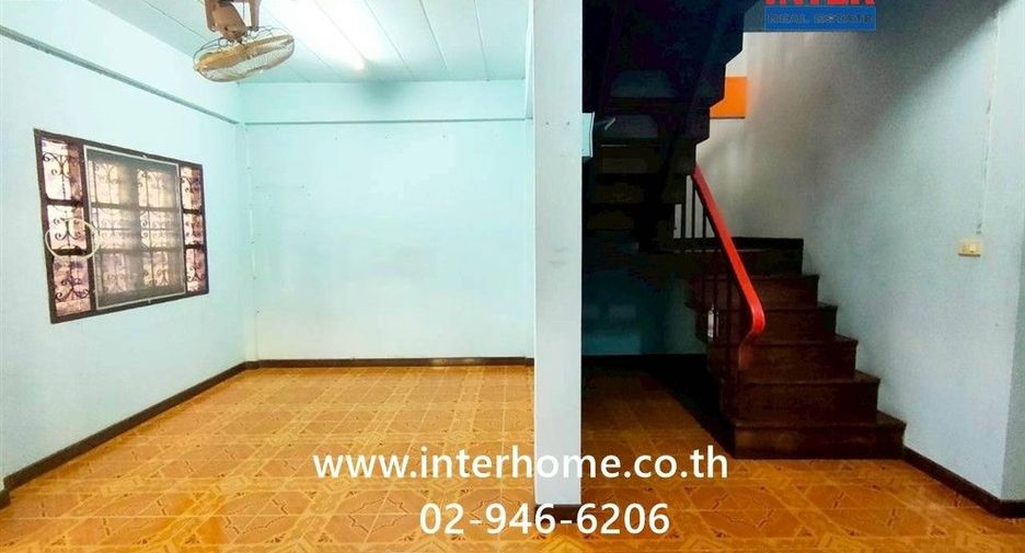 Casa adosada en venta de 3 habitaciones en Mueang Pathum Thani, Pathum Thani