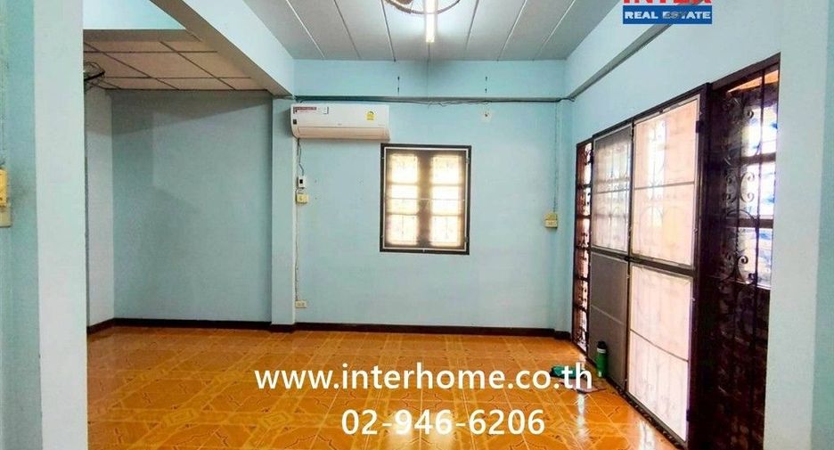 Casa adosada en venta de 3 habitaciones en Mueang Pathum Thani, Pathum Thani