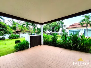 出租 和 出售 4 卧室 别墅 在 Bang Lamung, Chon Buri