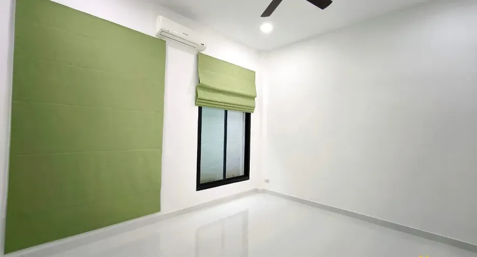 À louer et à vendre 4 chambres villa à Bang Lamung, Chonburi