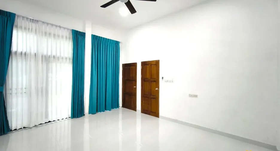 À louer et à vendre 4 chambres villa à Bang Lamung, Chonburi